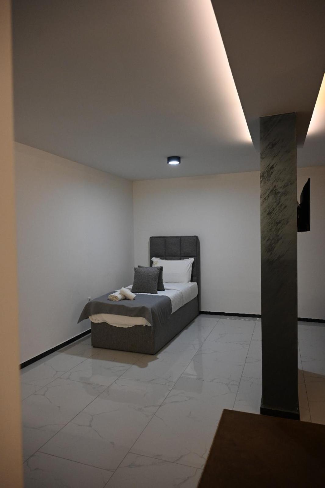 Comfort Hotel Струга Экстерьер фото